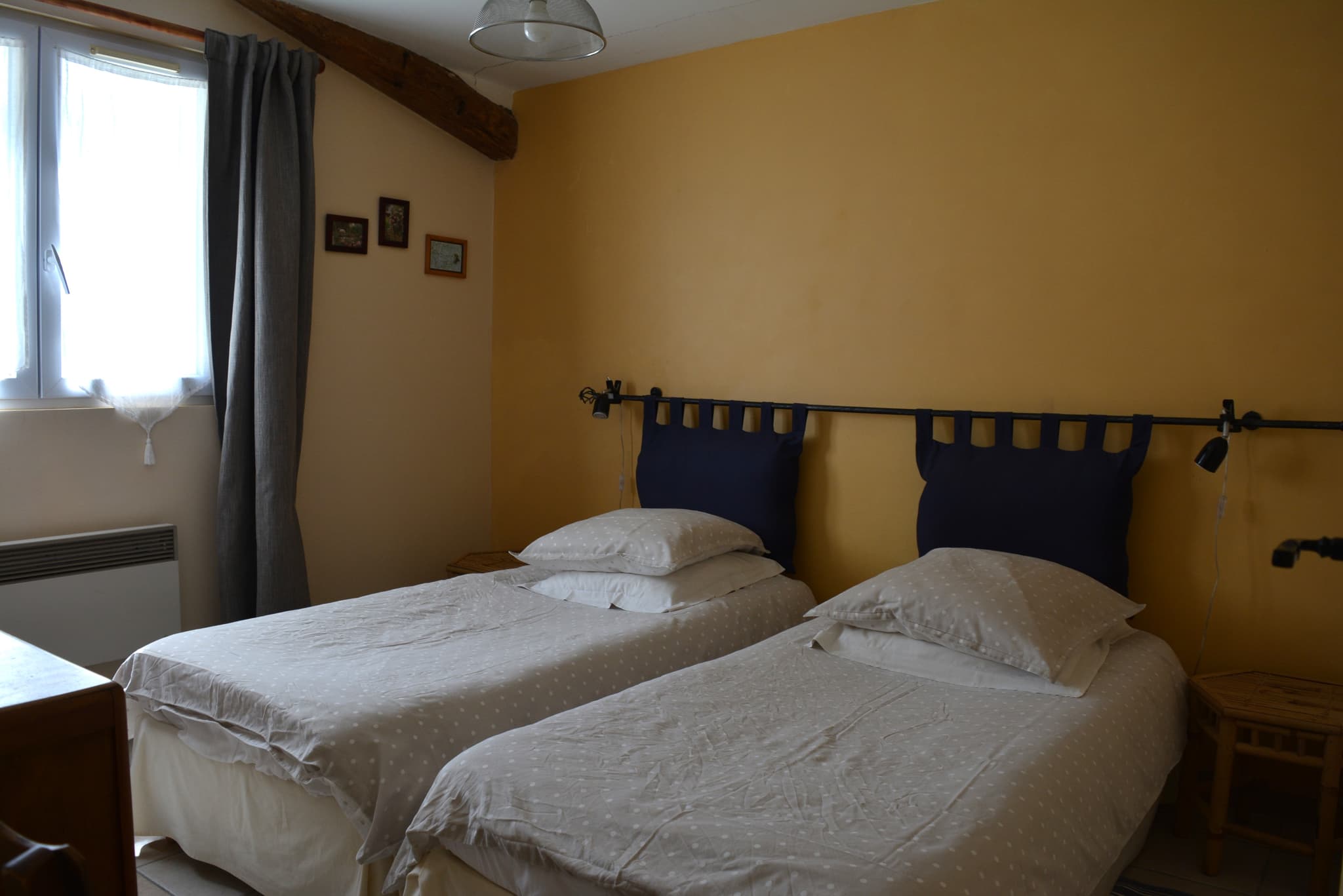 Chambre 2 lits de 90 le petit gîte