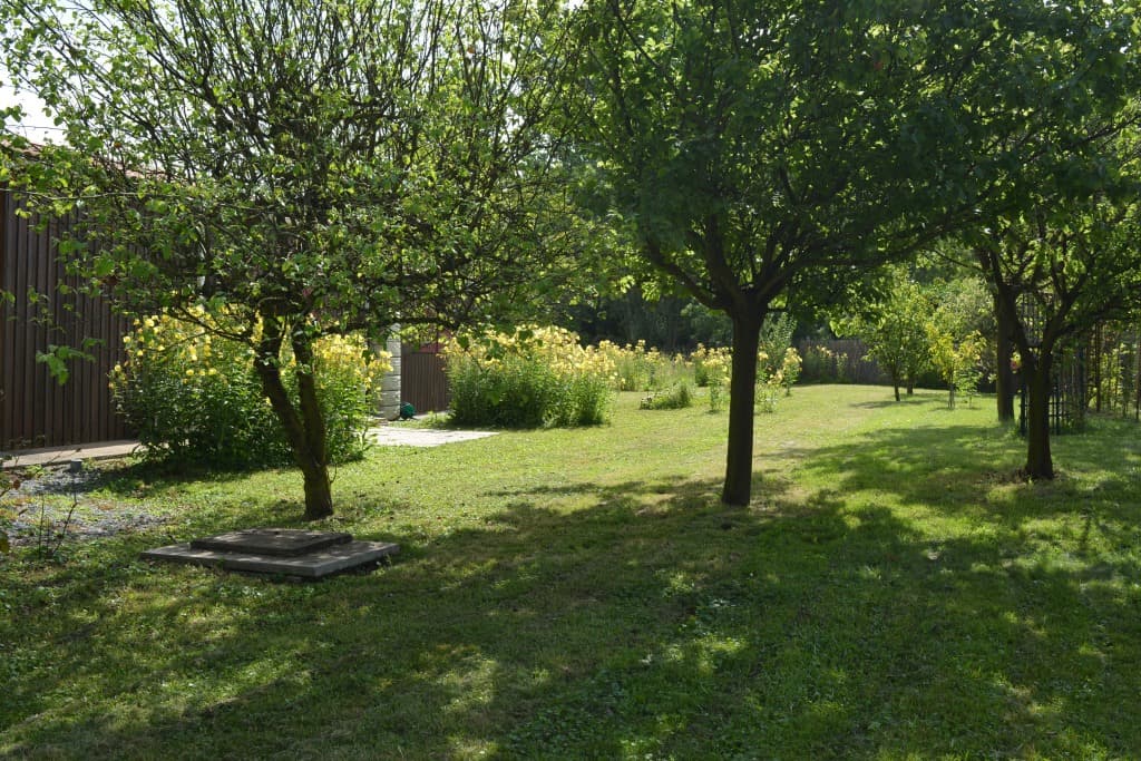 Très agréable jardin clos de 1000M2