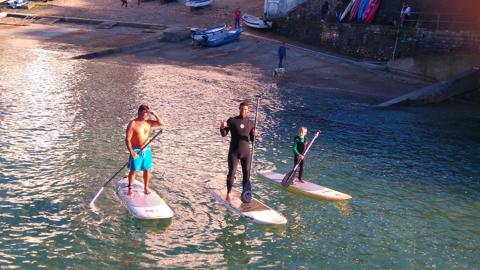 Pirogue et surf