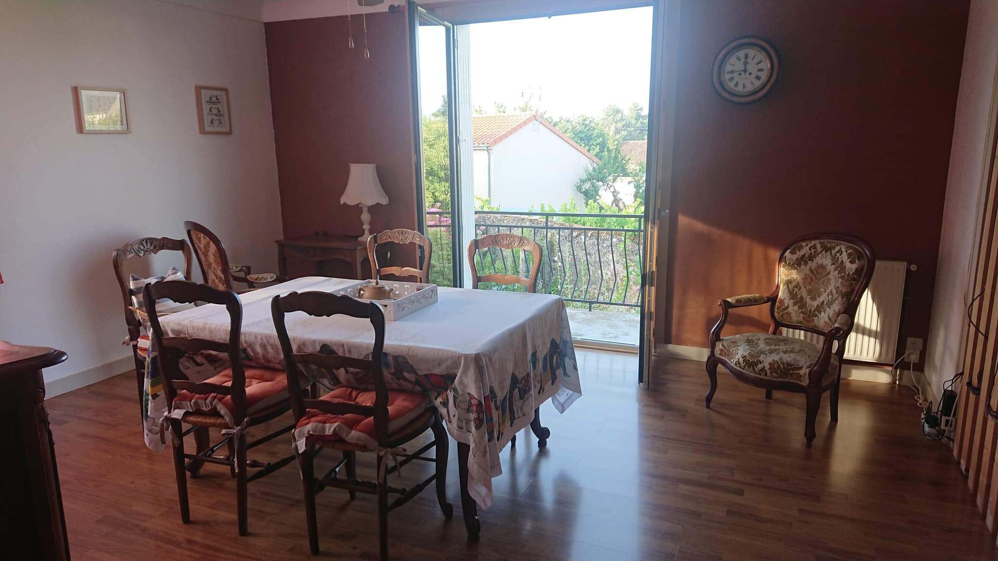 bressuire-meuble-de-tourisme-chez-david-salle-a-manger