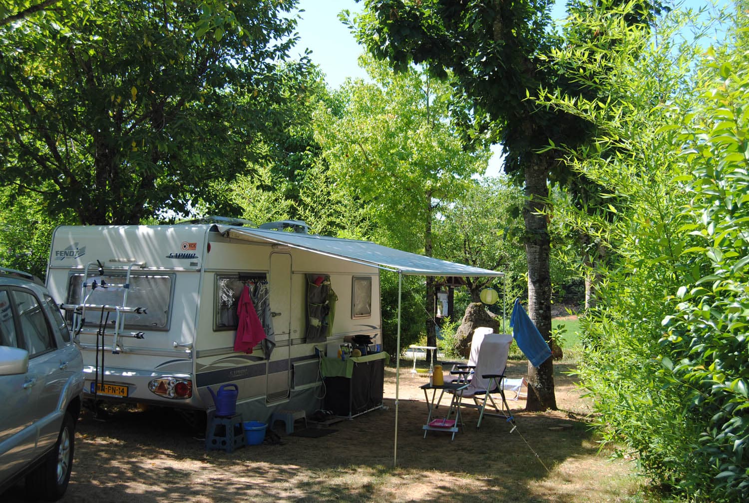 CAMPING LES PIERRES CHAUDES