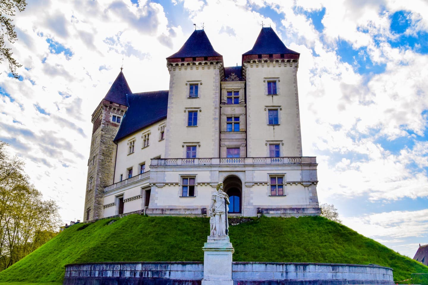 Musée National du Château de Pau - Pau - Vue depuis statue Phoebus