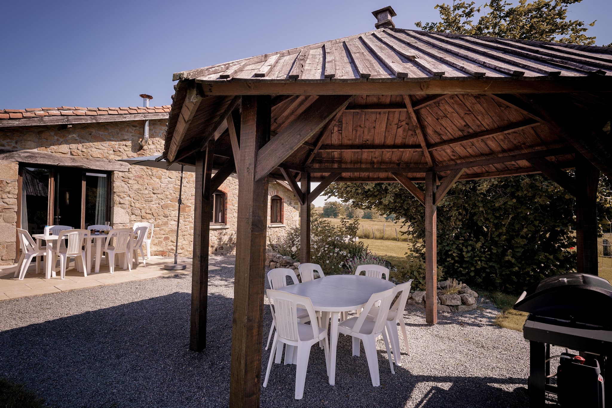 clazay-gite-la-maison-dEva-du-domaine-des-gites-de-la-chouette-blanche-Terrasse1
