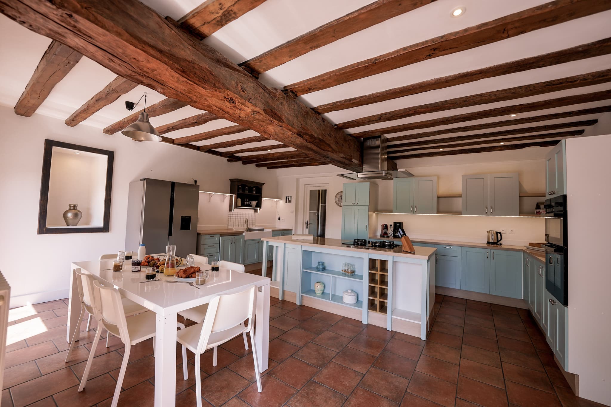 clazay-la-maison-de-caroline-domaine-des-gites-de-la-chouette-blanche-Cuisine1-1