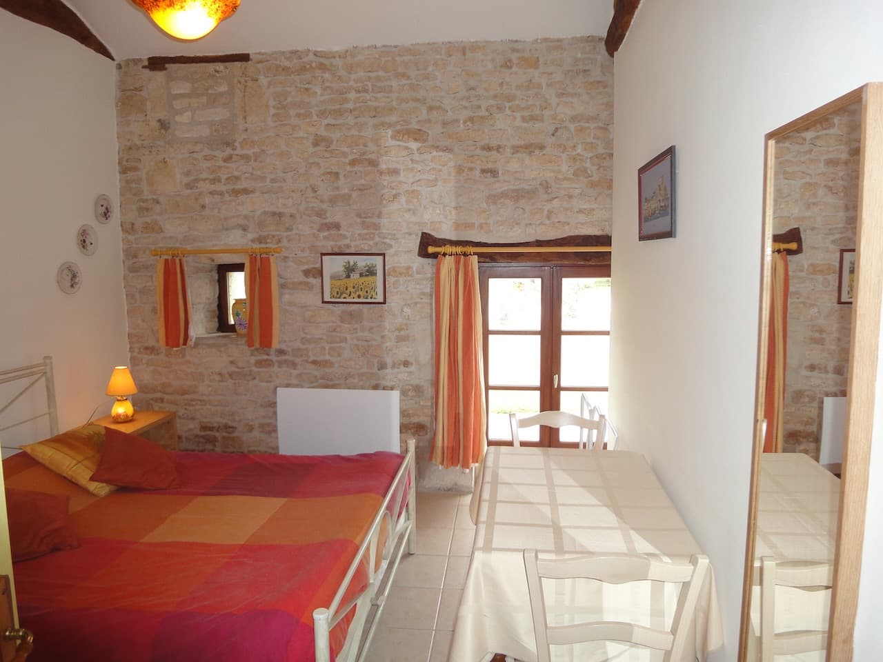 Chambre 1 lit 2 personnes 2,00 m x 1,60 m