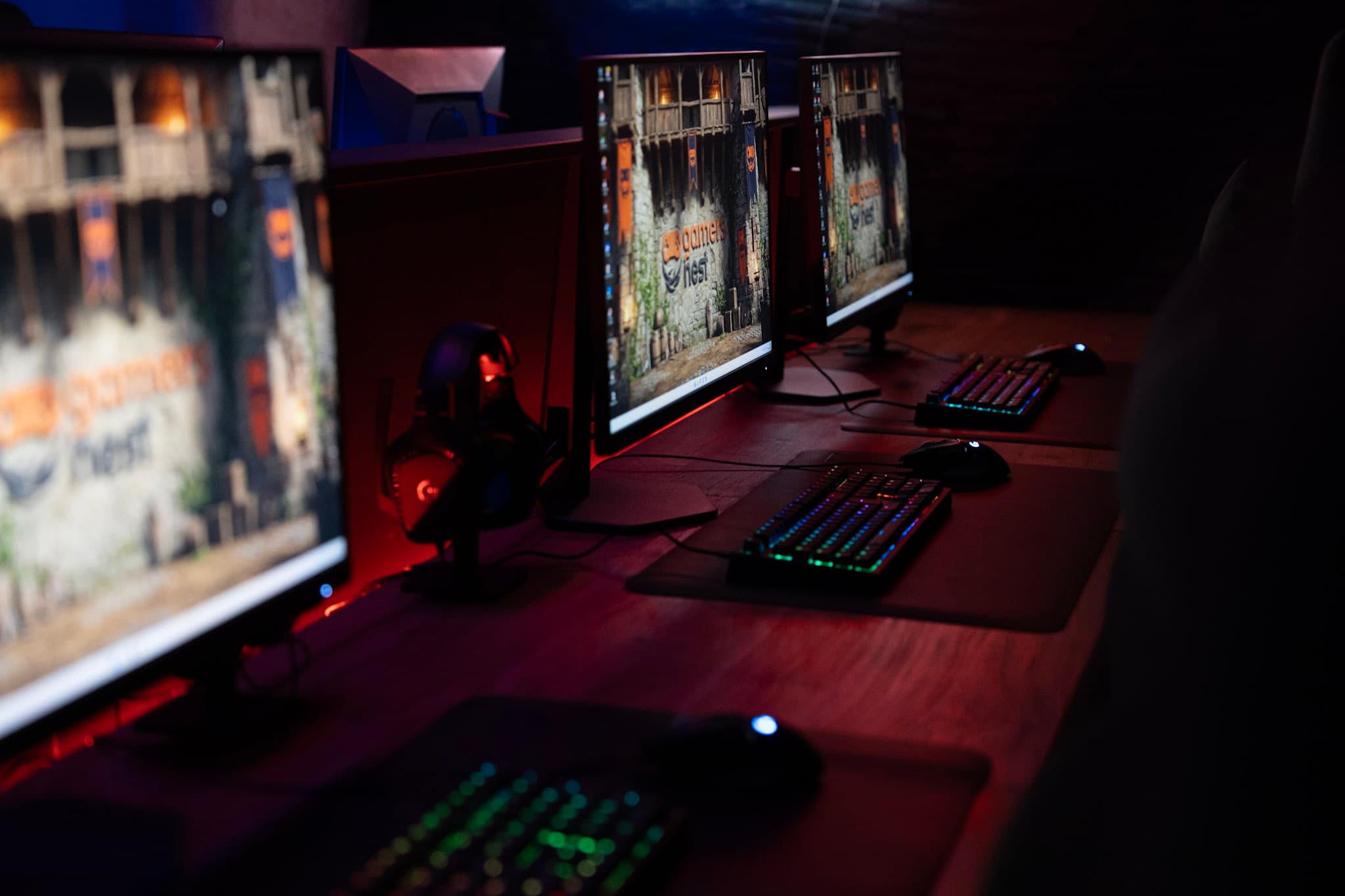 La Tour - Salle gaming PC prête à jouer