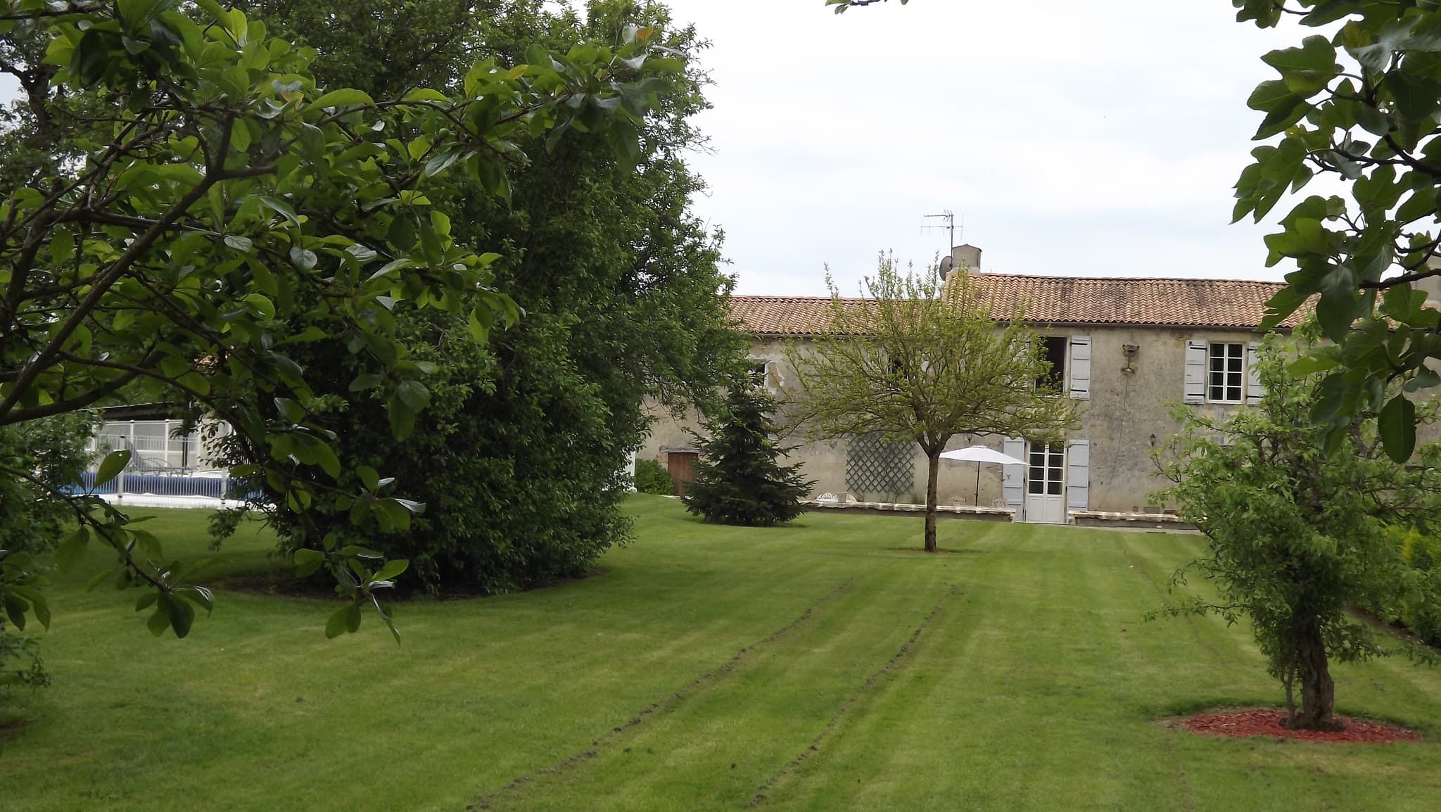 Logis de la Mélissière à Xaintray - Petit déjeuner