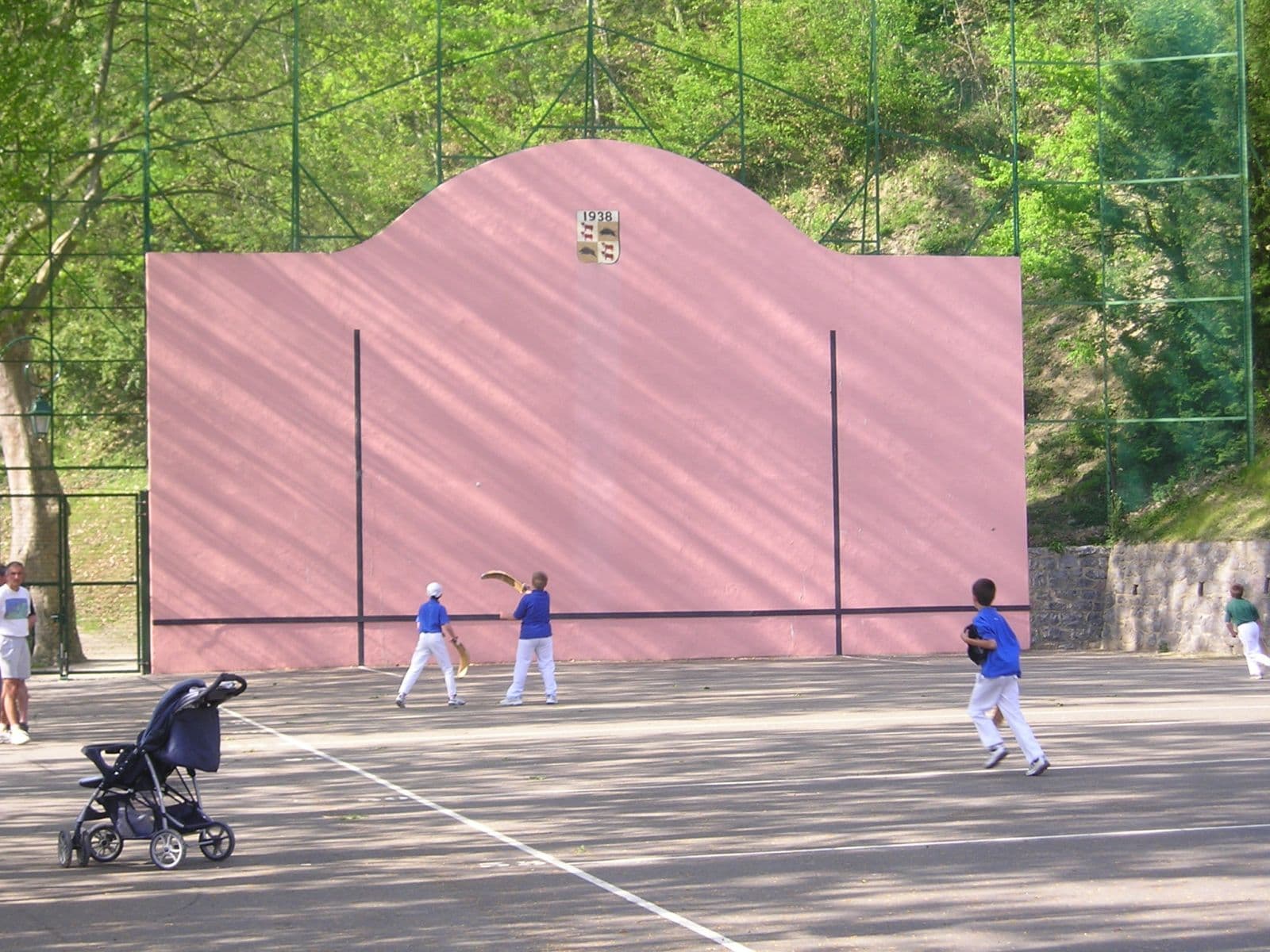 Départ à côté du fronton