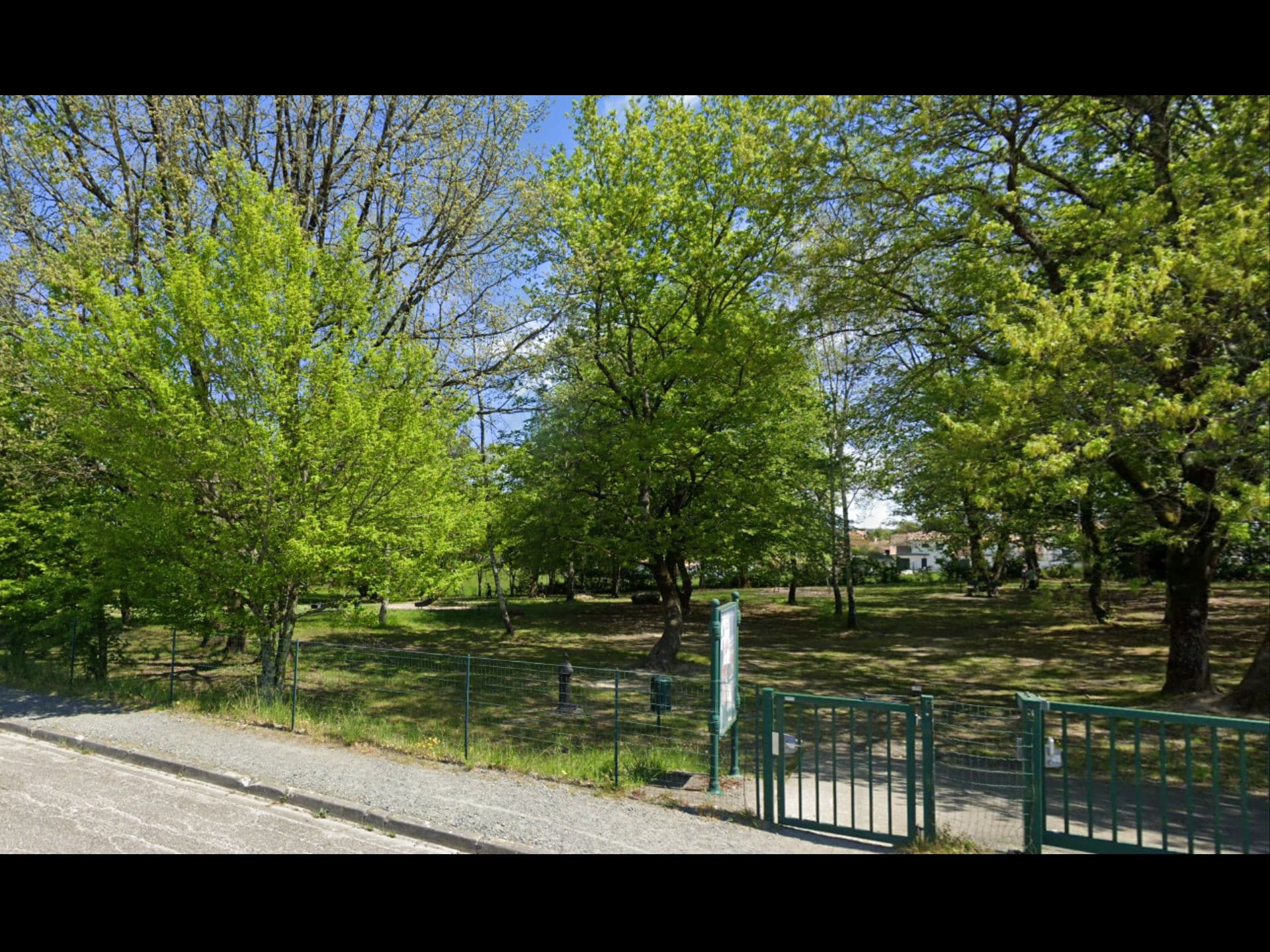 Aire de pique-nique du parc Cadouin