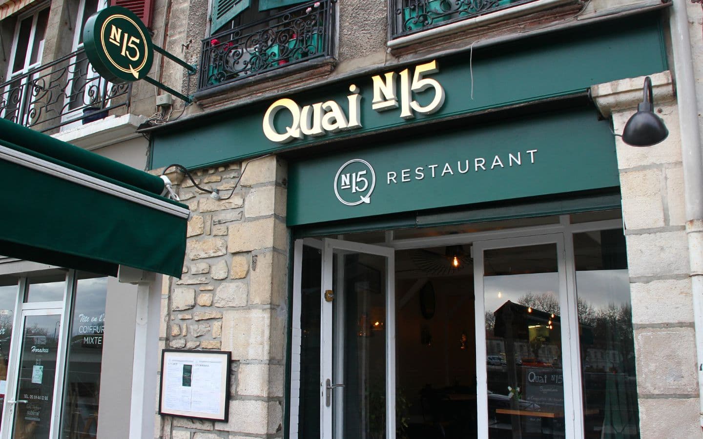 Devanture - Quai n°15