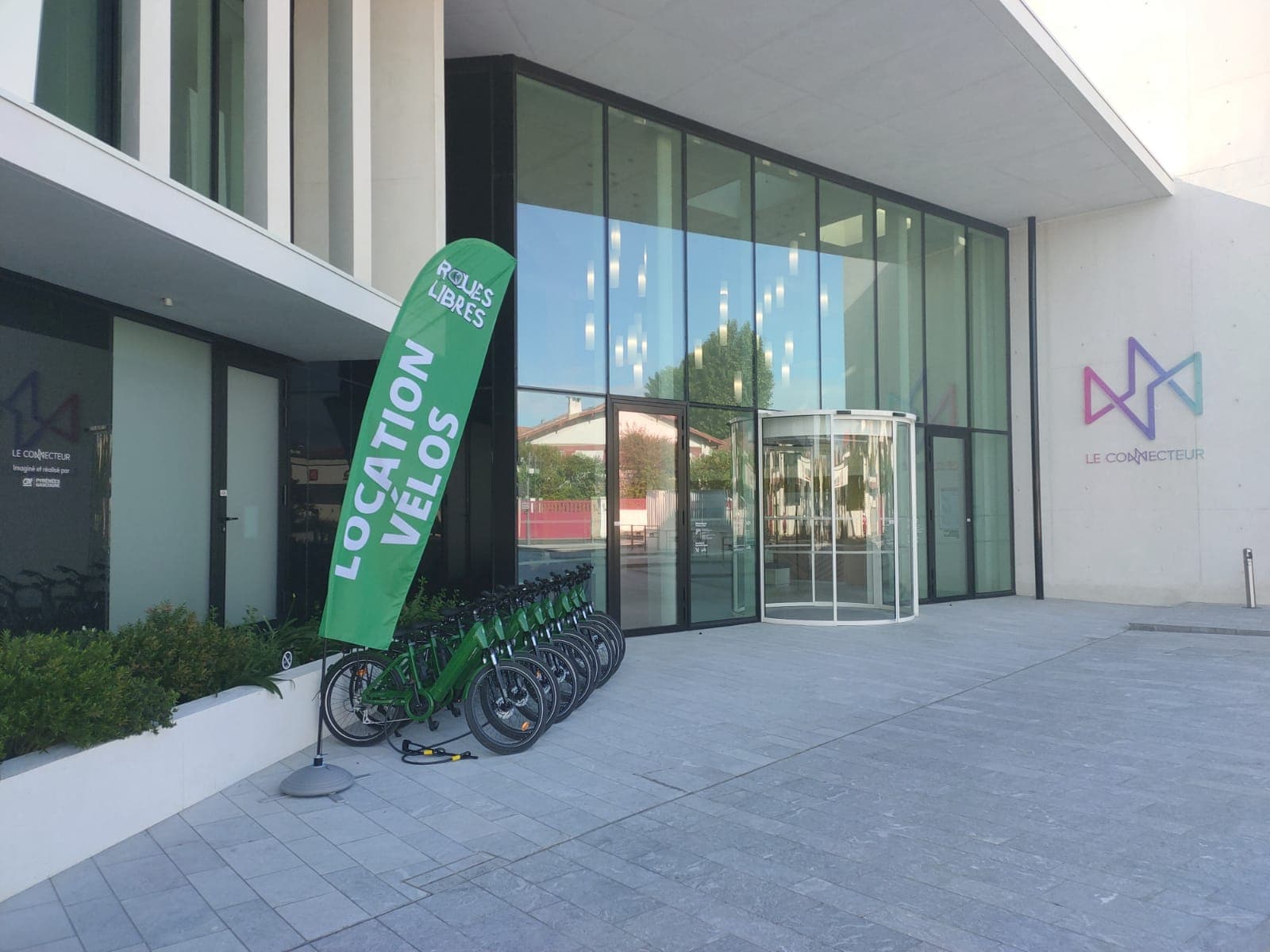 Devanture Roues Libres - Connecteur