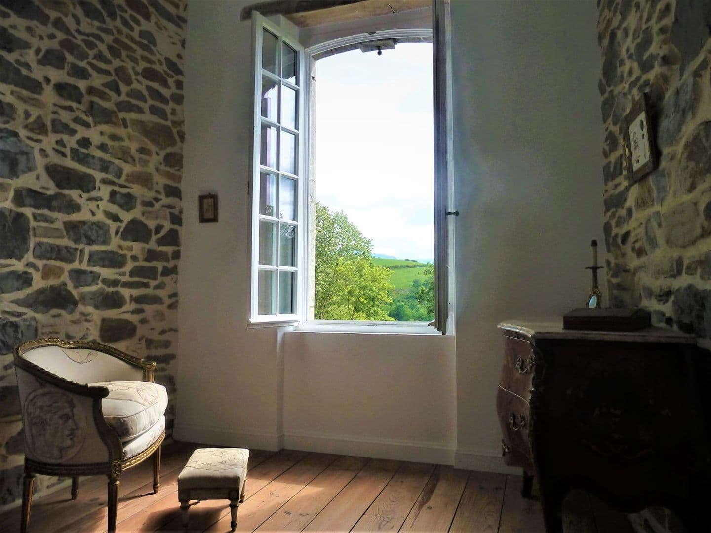 Domaine-Abartiague-chambre-Timeo-vue
