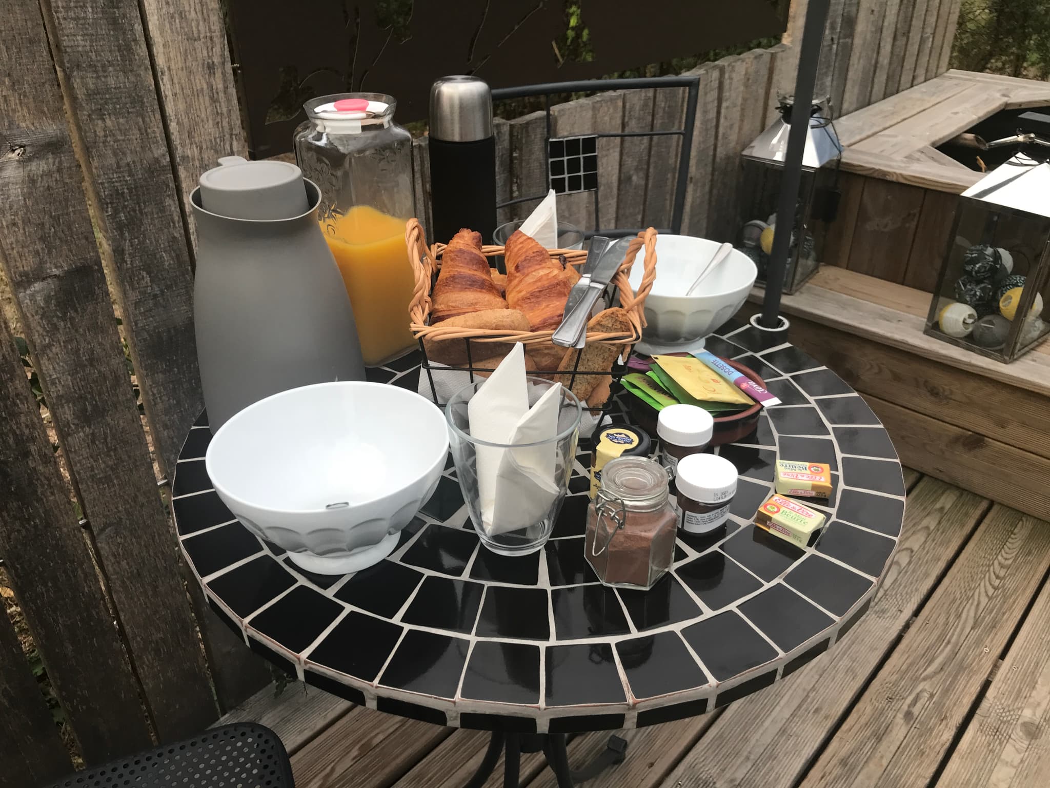 moutiers-sous-argenton-domaine Angelou petit déjeuner