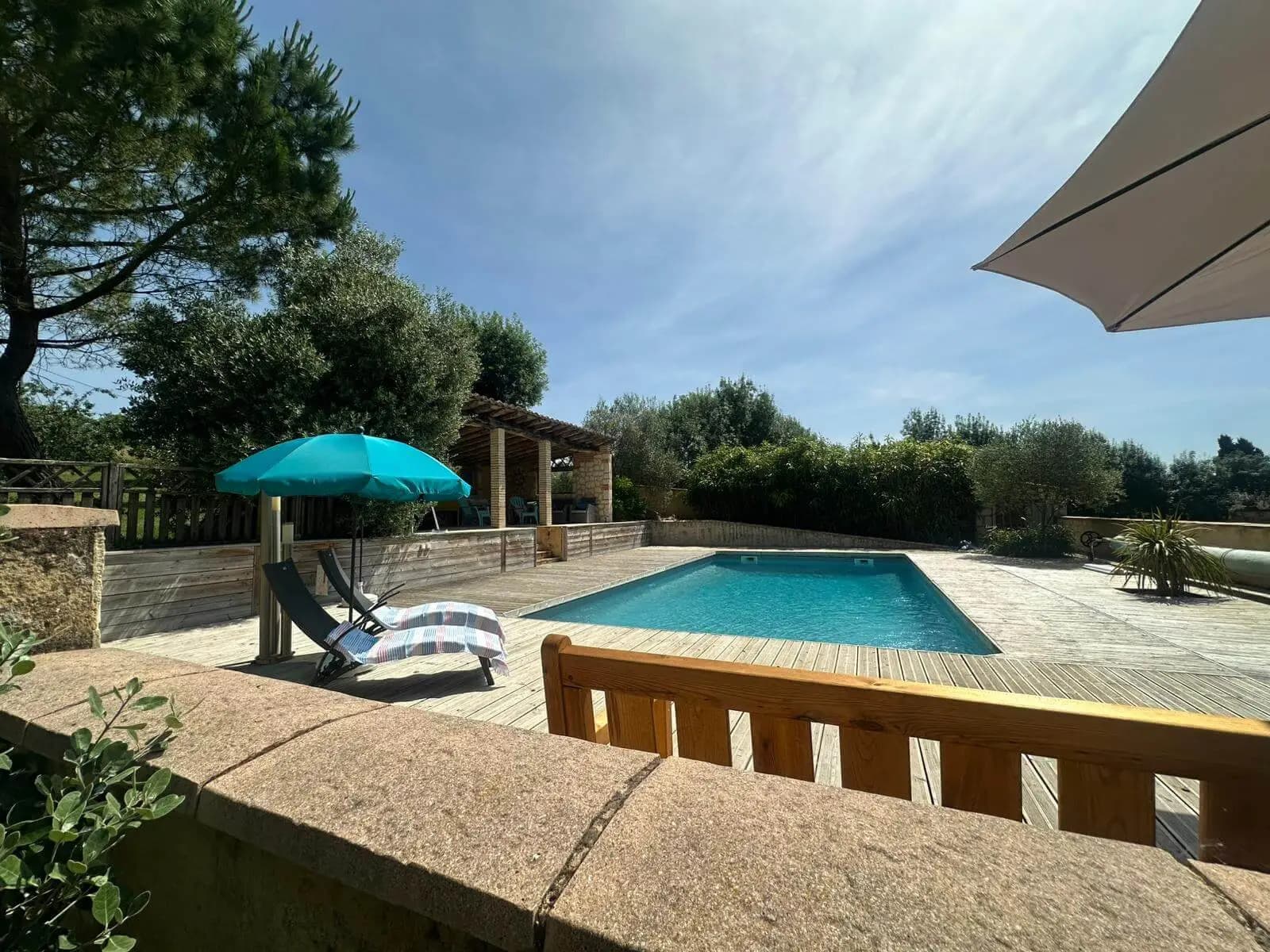 Domaine-Ghislaine-piscine-2