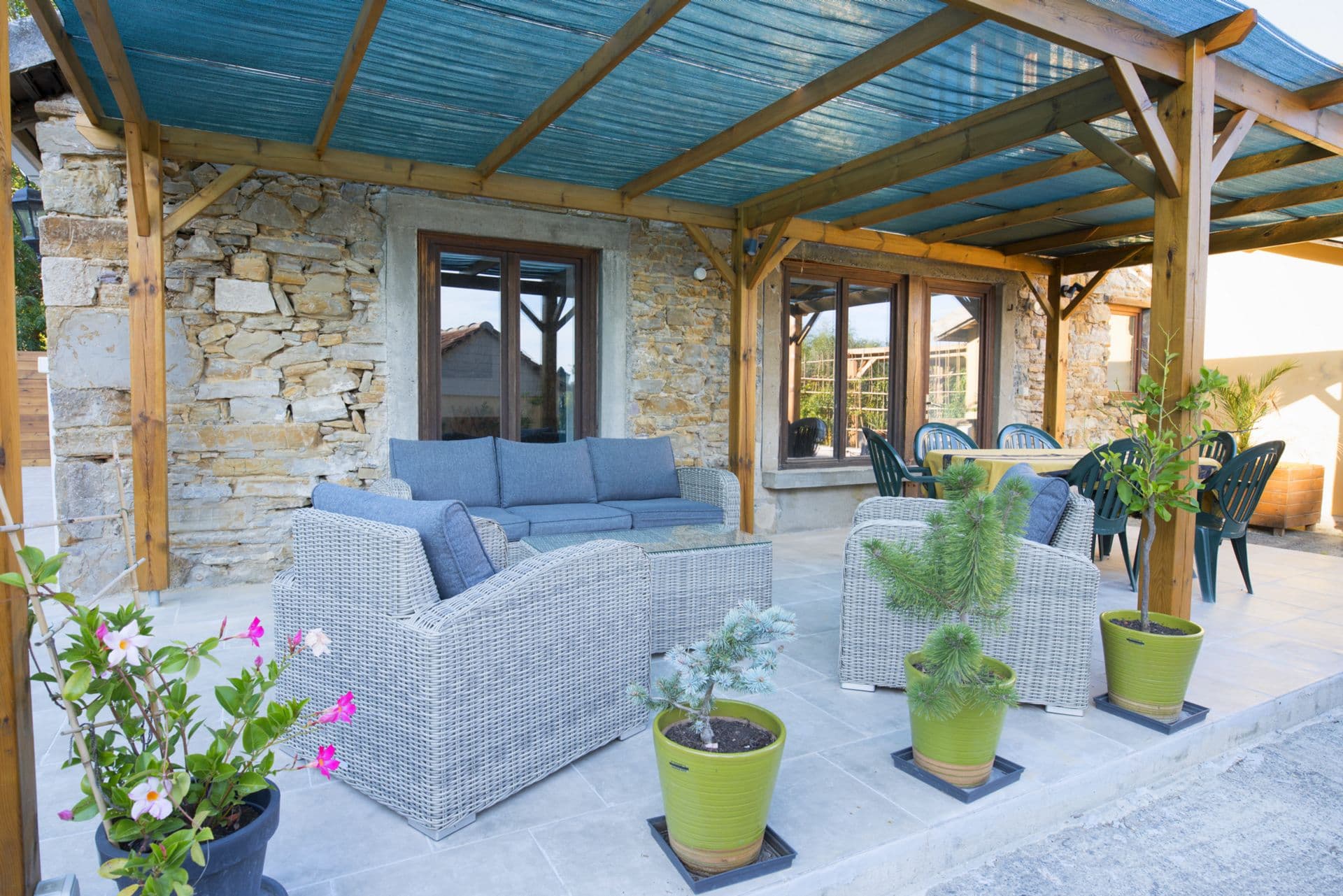 Domaine Hourcabis - terrasse extérieure