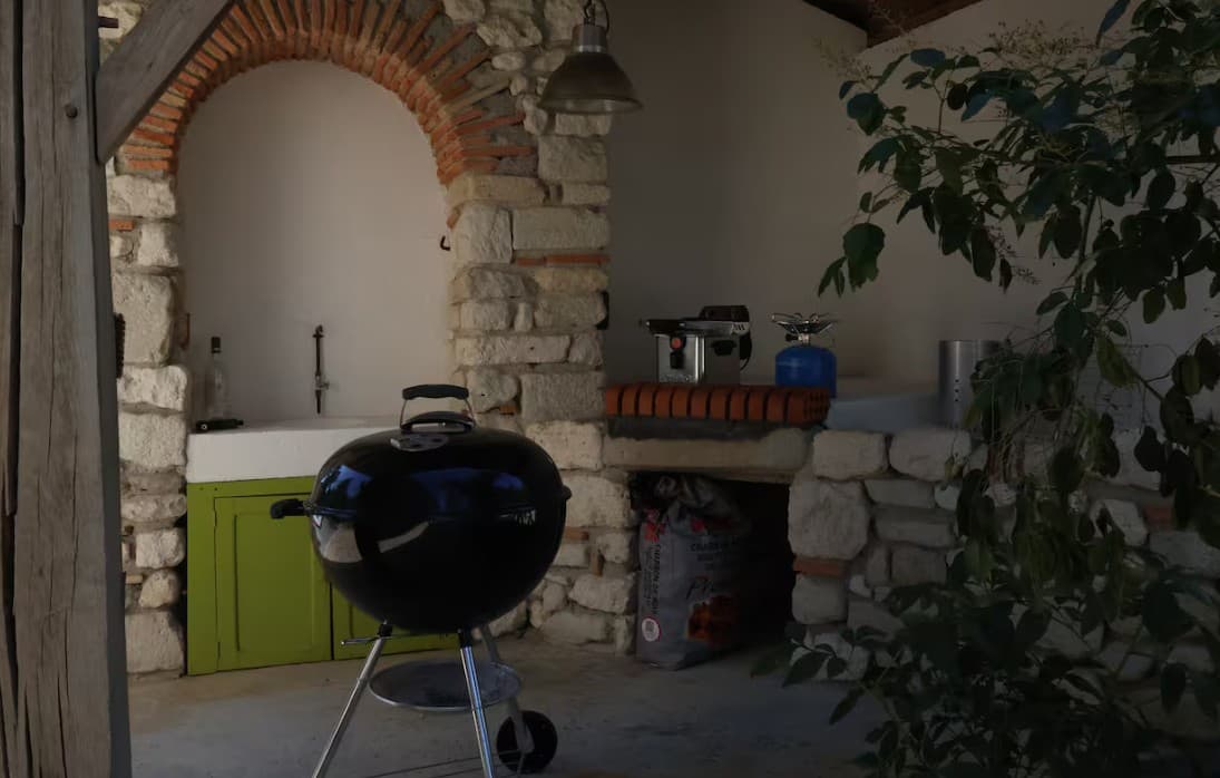 Domaine la Bellevue Esclottes cuisine extérieure
