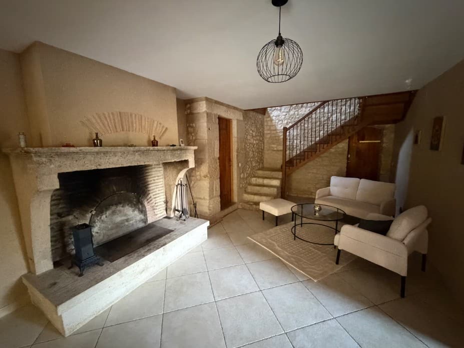 Domaine la Bellevue Esclottes salon cheminée