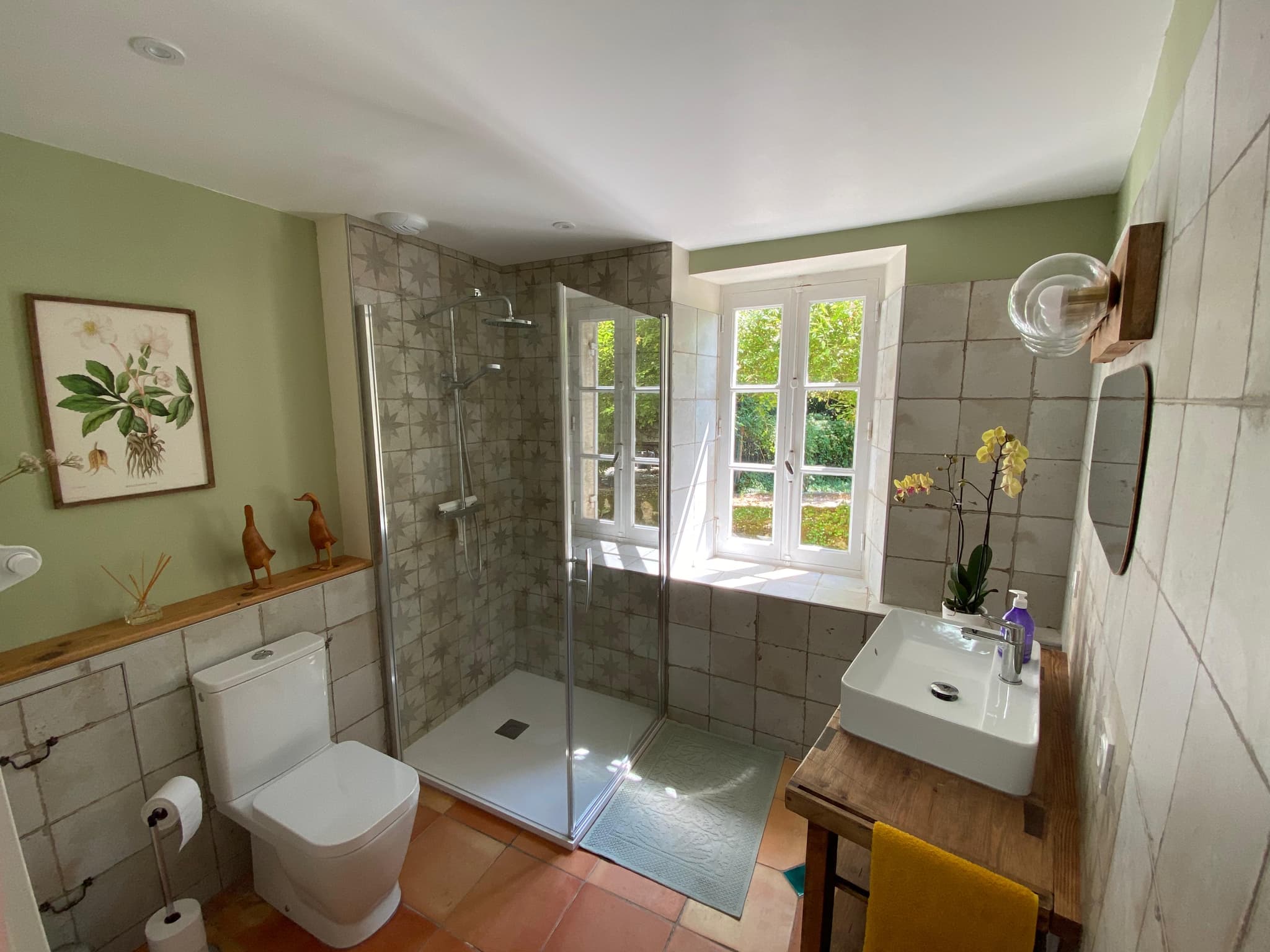 Downstairs bathroom 1
