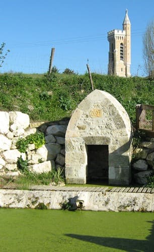 EGLISE PEYRIERES
