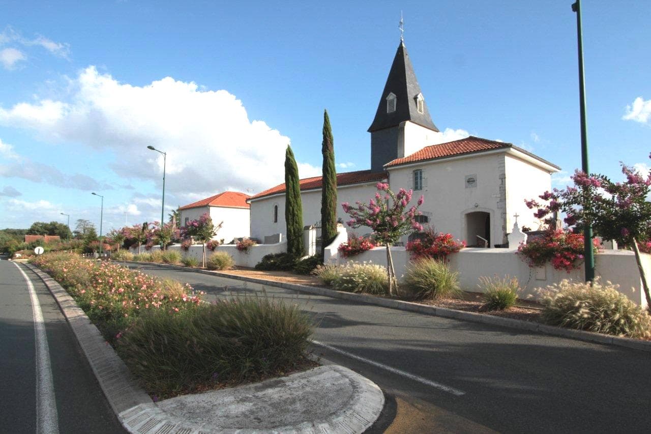 Eglise Benesse