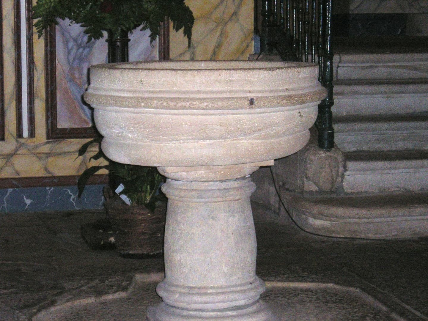 EgliseStPierre-bénitier
