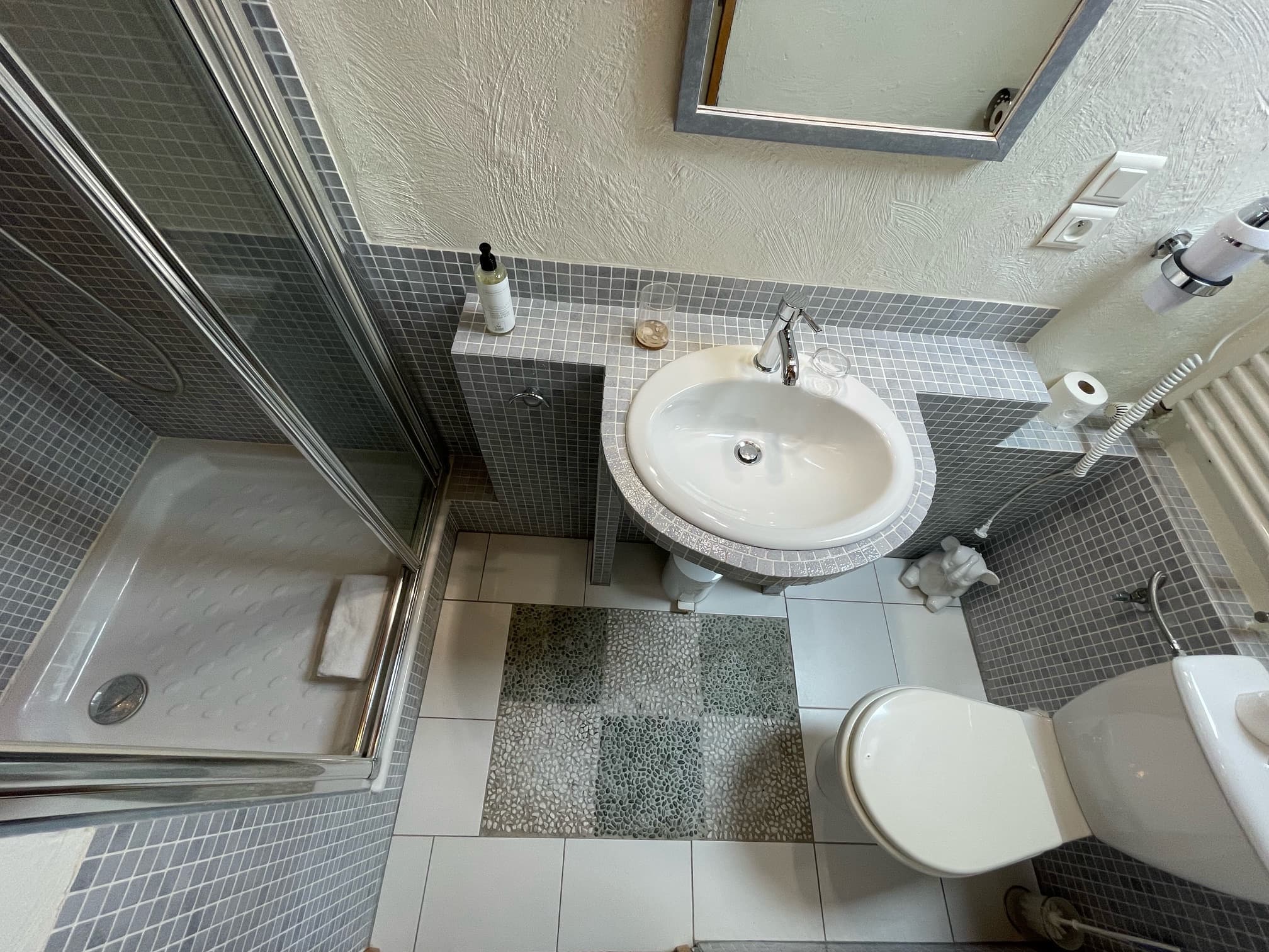 Petite Chambre classique - emeraude - salle de bain