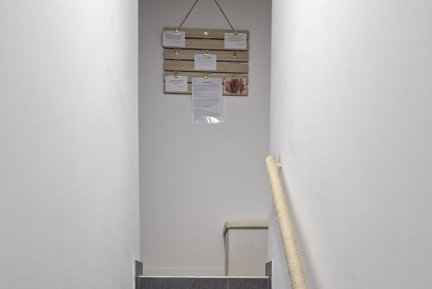 Escalier pour aller dans les chambres