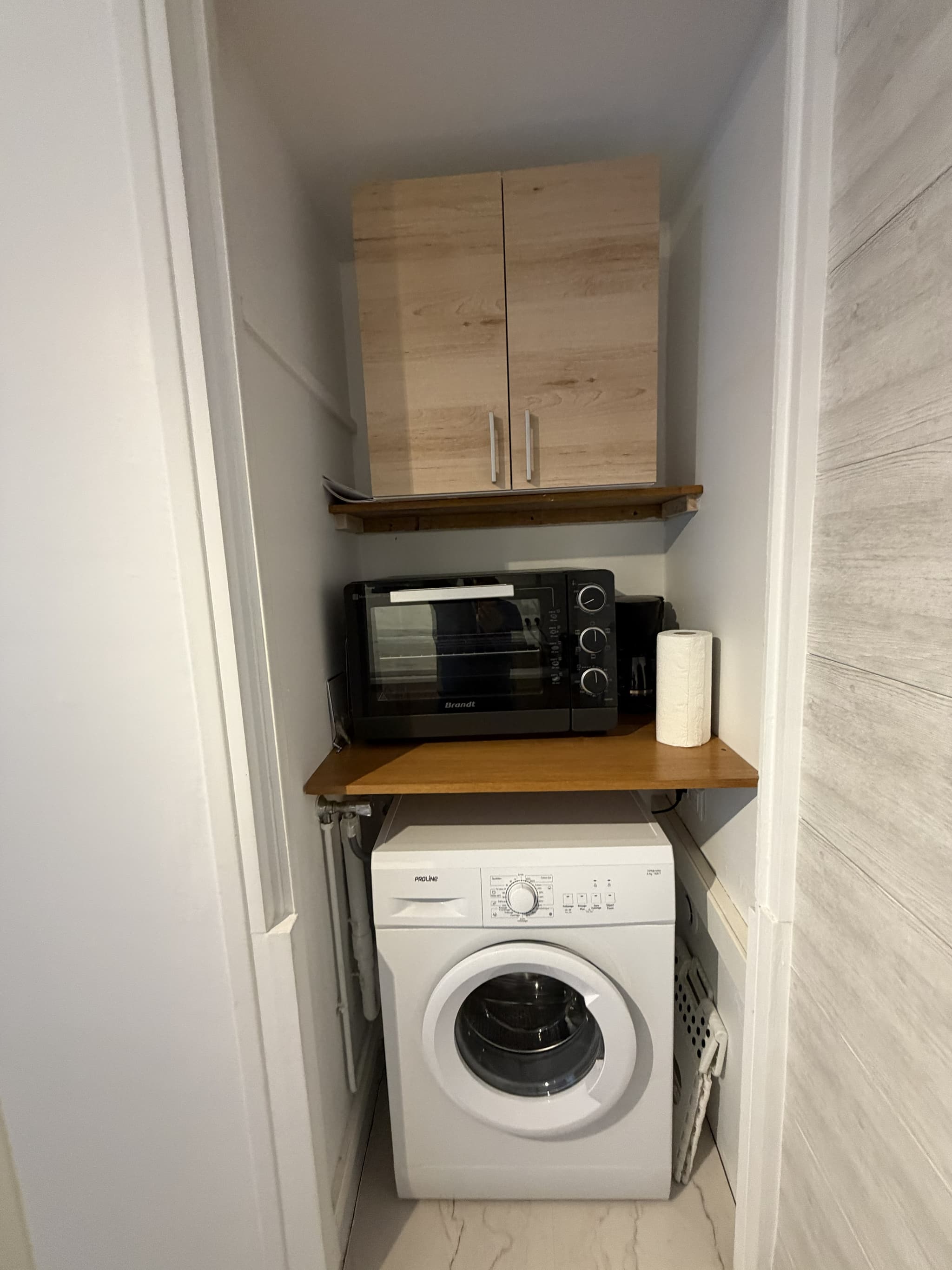 Espace laverie / four
