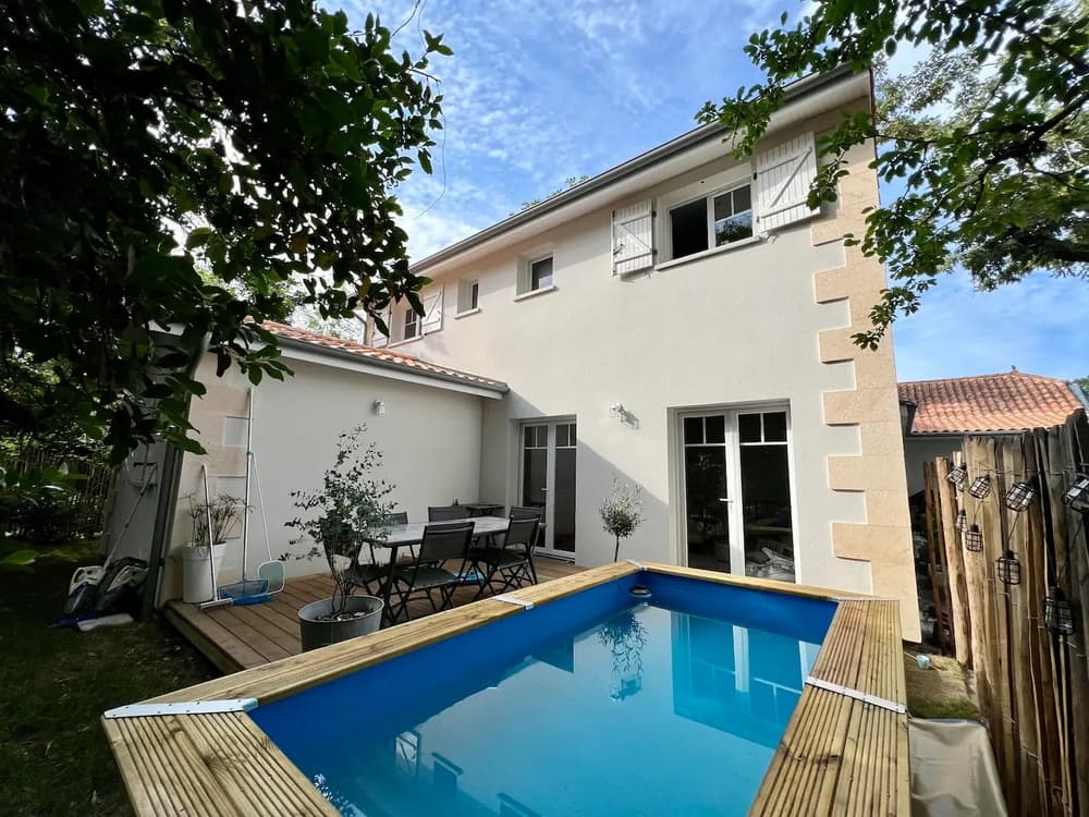 Extérieur : piscine