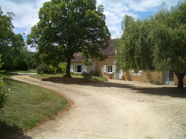 Extérieur gîte la Salamandre