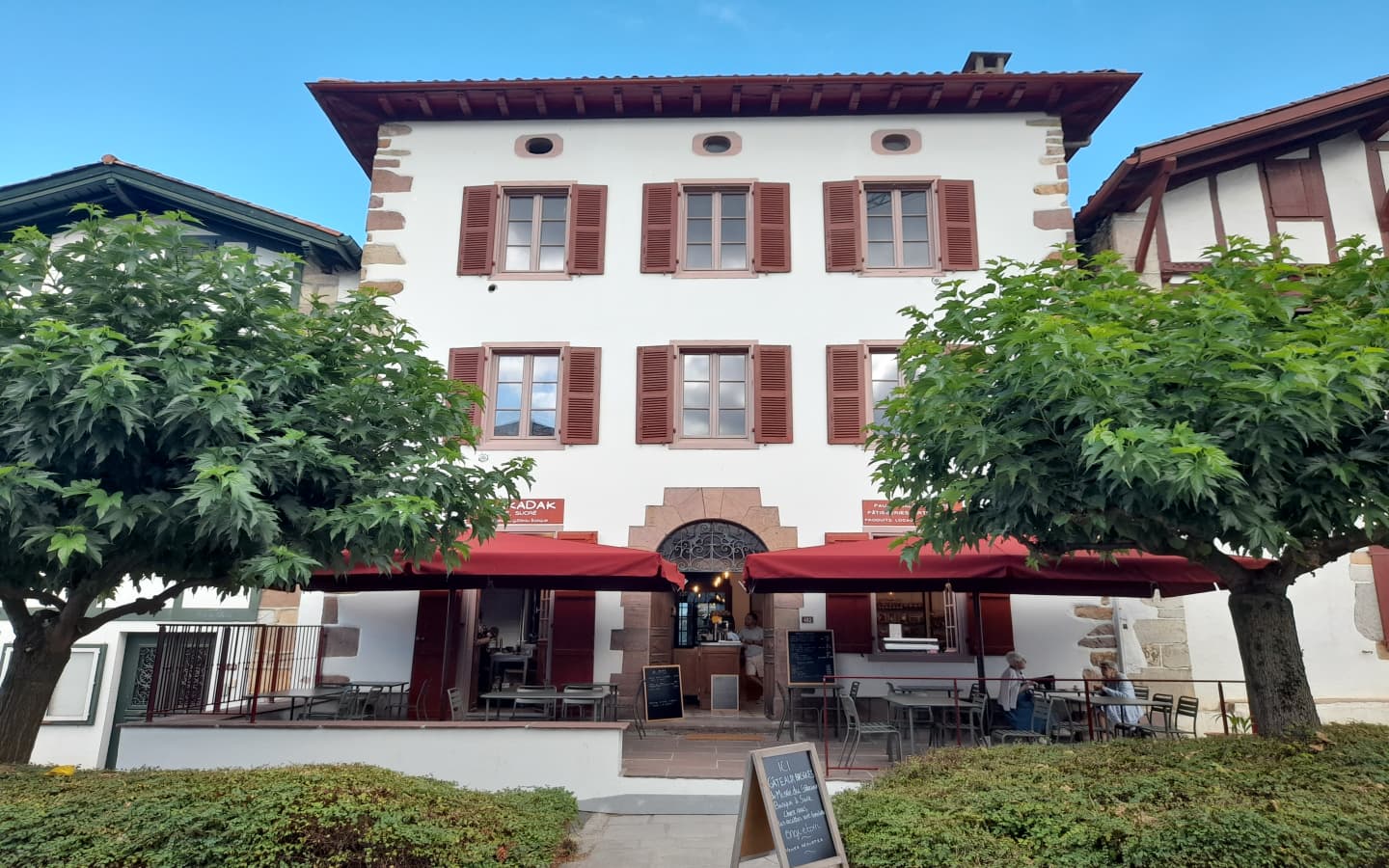 FACADE-220