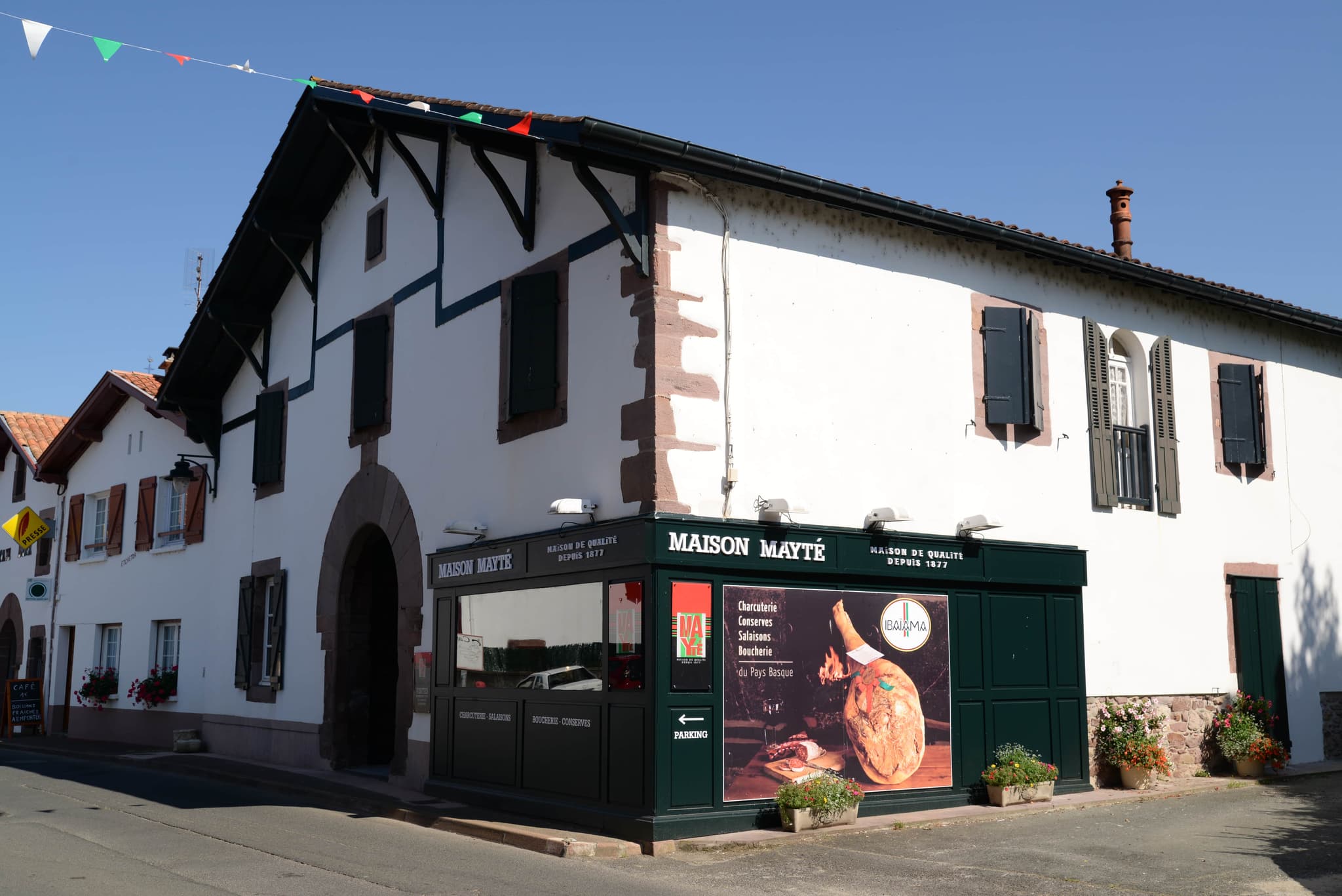 FACADE-MAYTE-NEW-DSC-9412-min