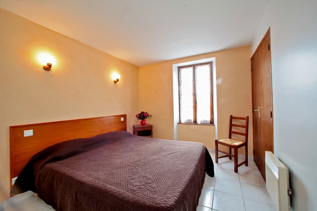FLORENTINE-6-Chambre2-lit-double