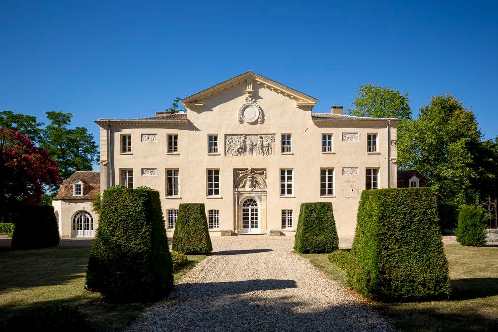 Façade château