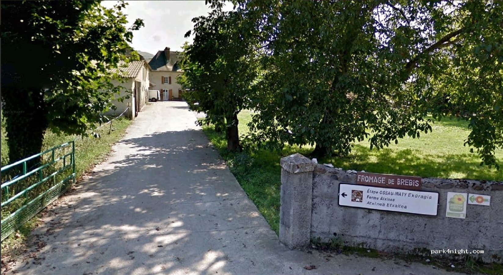 Ferme-Atxinea-extérieur