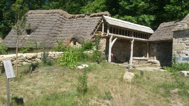 FermeMoyenAge_Jardin_9