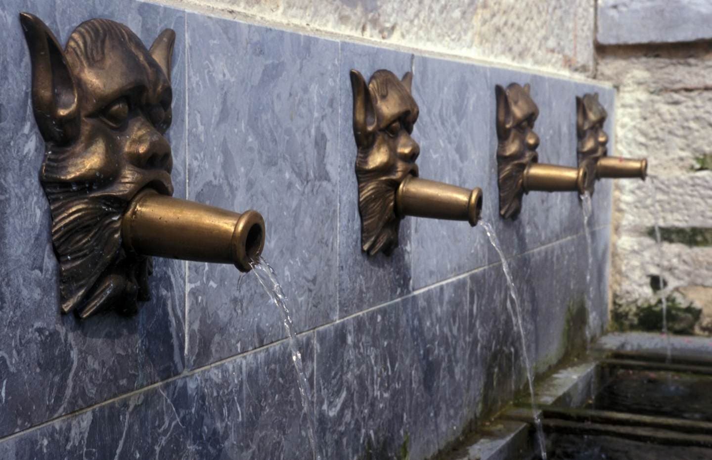 Le Hédas - Pau - Fontaine aux lions