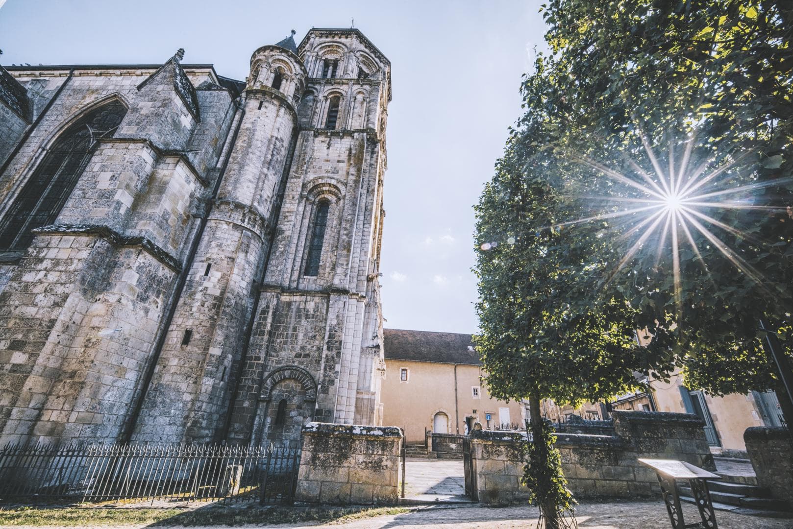 Eglise Sainte Radegonde 2