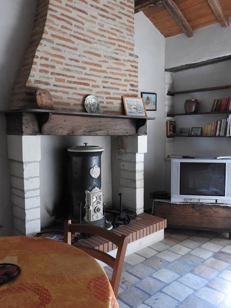 Gîte-Beneytou-Echourgnac-cheminee