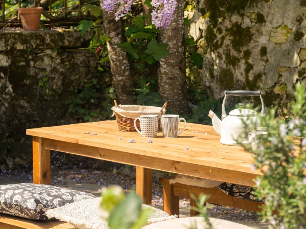 Gîte Glycine - Table extérieure
