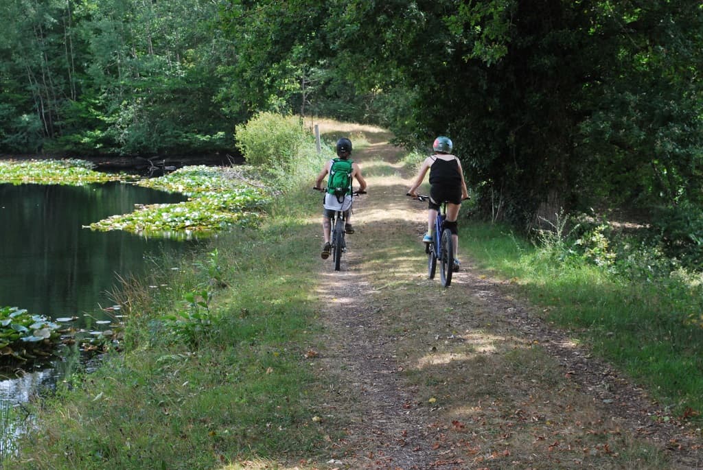 Gîte-Lacombe-Eygurande-vélos