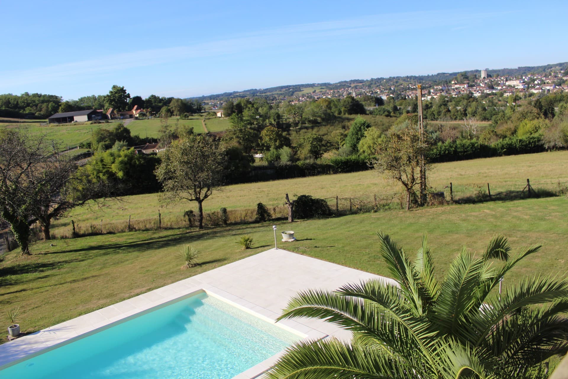 Gite au duc-piscine et vue