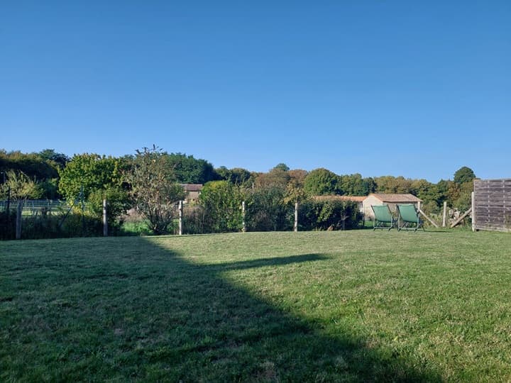 Gite_o_vert_tige_sauzeVaussais-jardincampagne