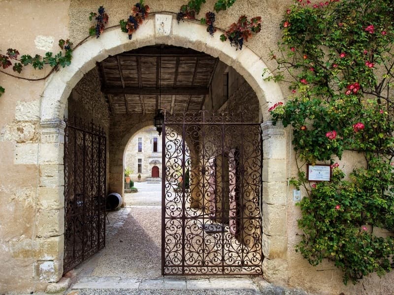 Grille du Château de Castelneau