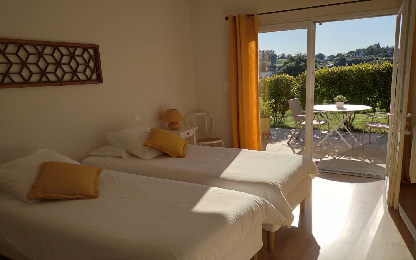 Gueraçague-chambre vue jardin-Ascarat