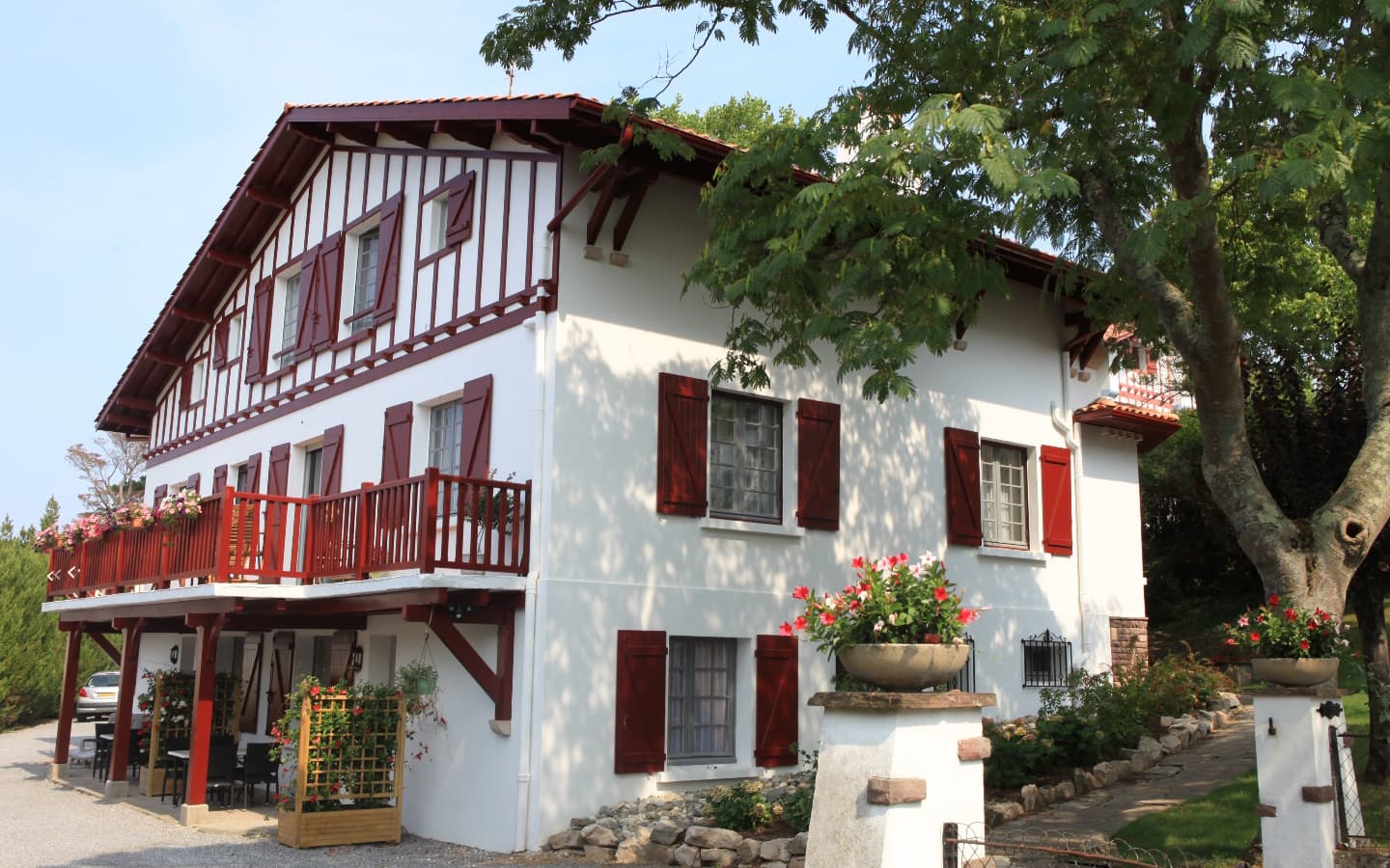 Gurea-Exterieur 1440x900