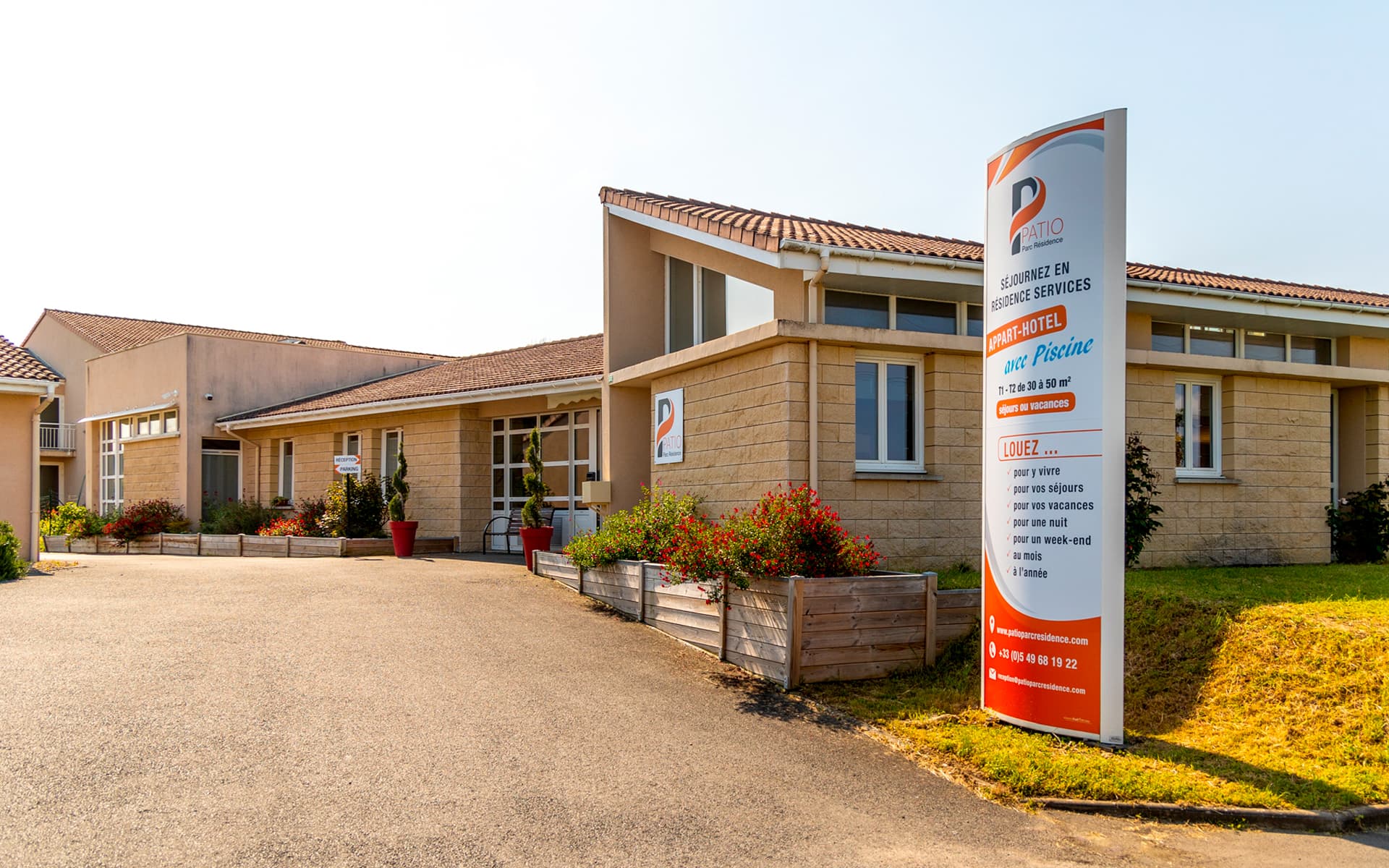 Hebergement groupe patio parc residence Loretz d'argenton eglise Thouarsais