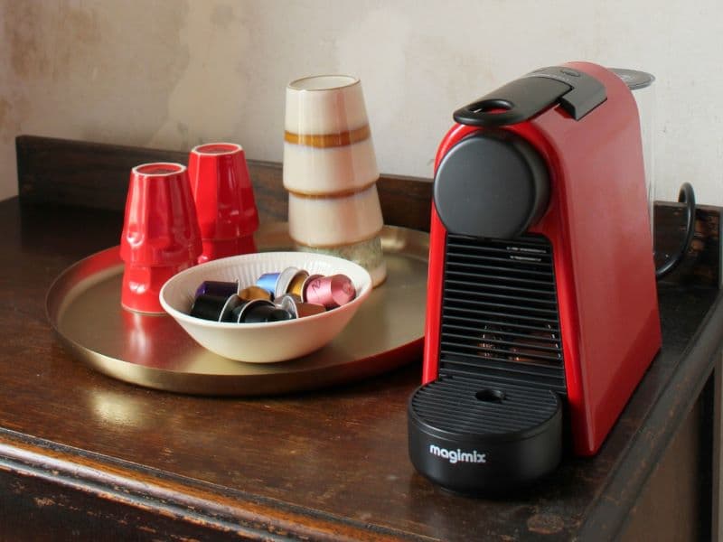 HLO_MaDamenFrance_Monclar_chambre Simone_café