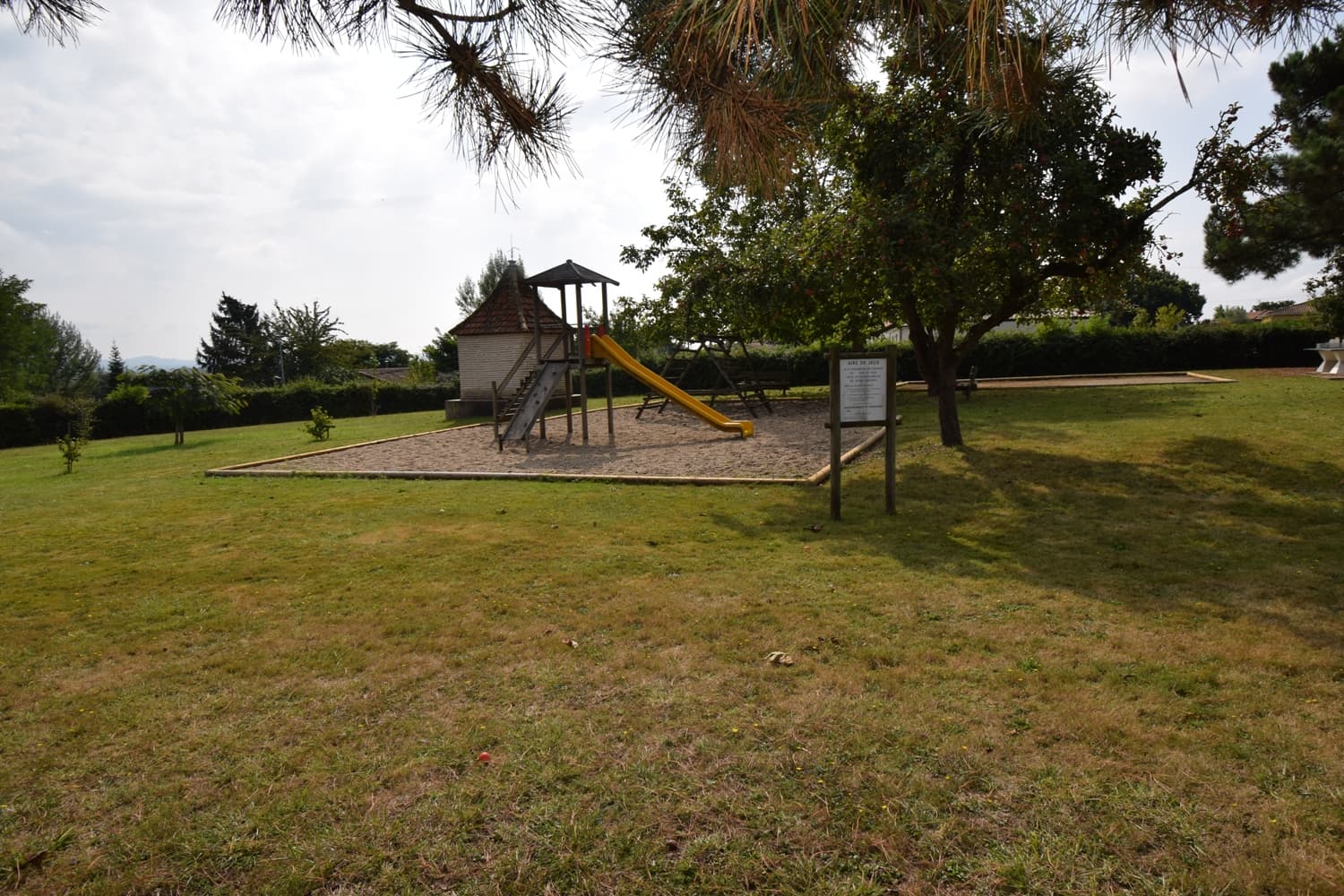 HLOAQU047FS0028B_16_aire de jeux