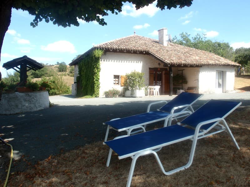 HLOAQU047FS002KK_LGC130_BEAUGAS_extérieurgîte